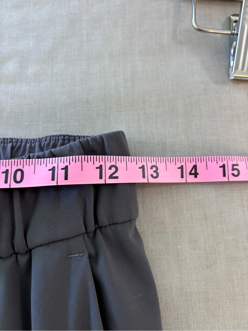 Lululemon On The Fly Gray Tapered Pants Pockets Size 2 - Picture 5 of 7